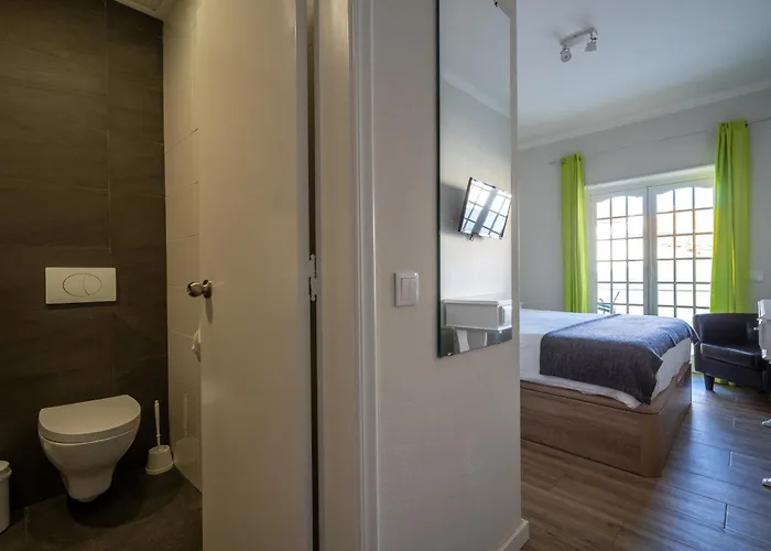 Ensuite 5 Rochedo بيت ضيافة