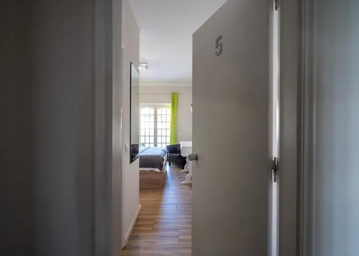 Ensuite 5 Rochedo بيت ضيافة